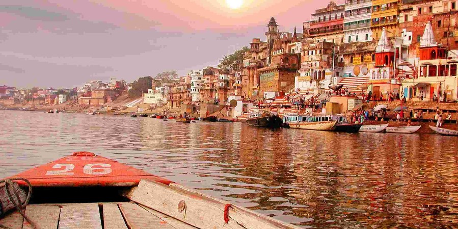 Ganga Aarti ceremony at Varanasi ghats in winter