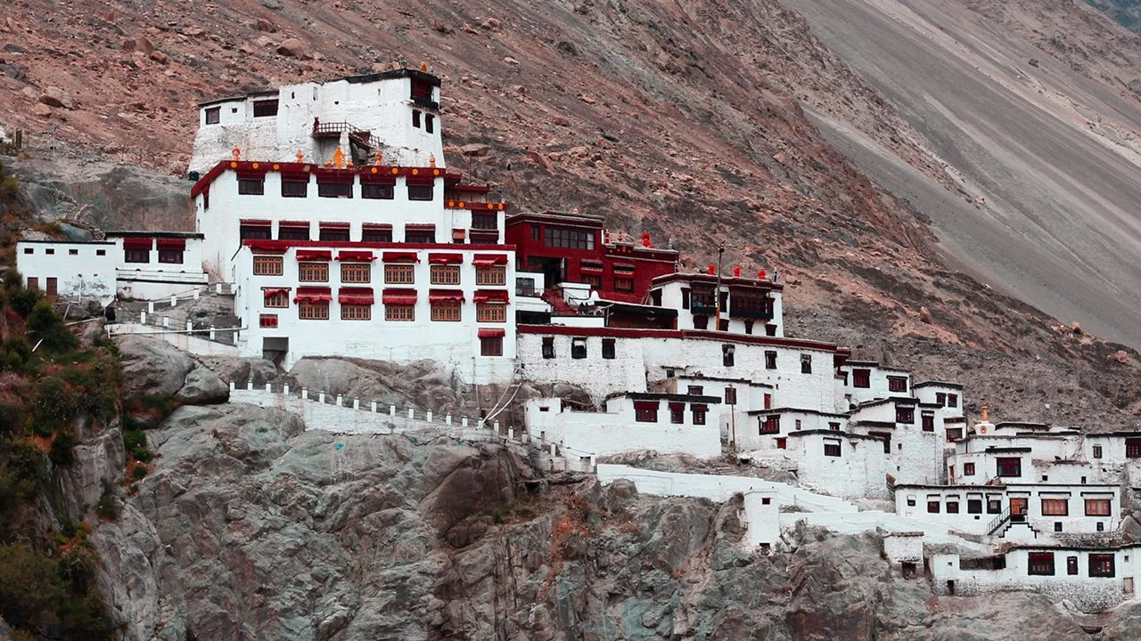 diskit-monastery