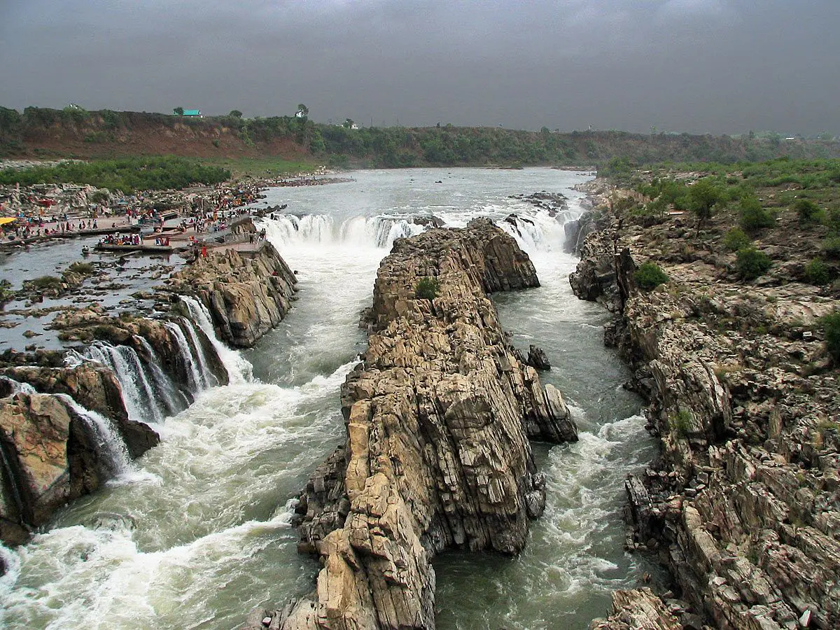 Dhuandhar Waterfalls