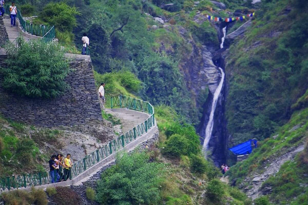 bhagsu-waterfalls