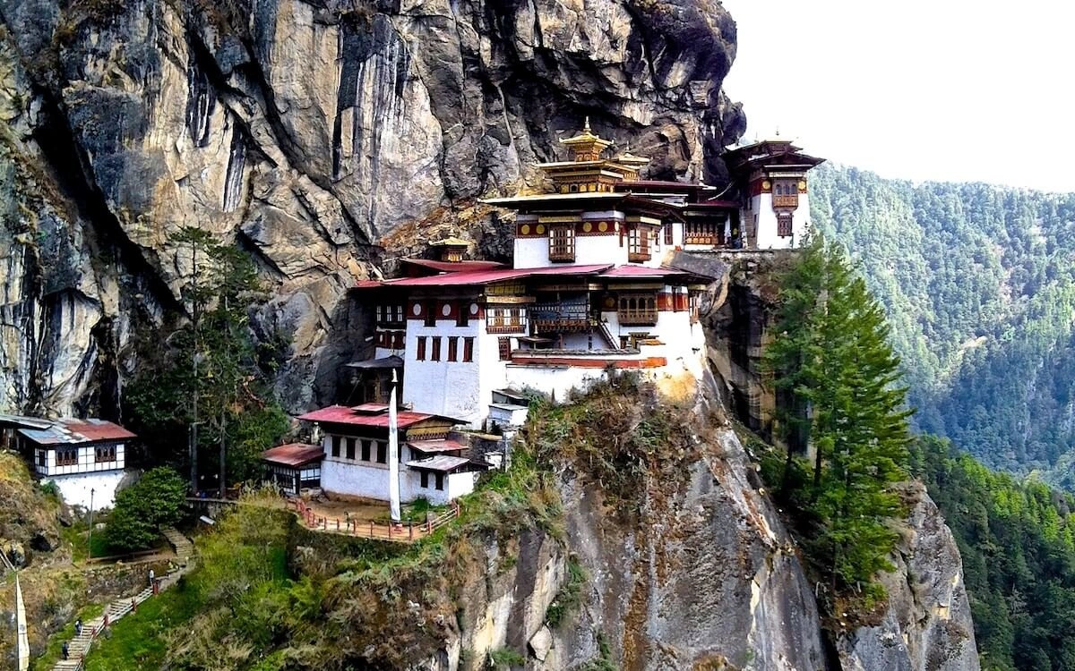 Hike to Taktsang Palphug Monastery