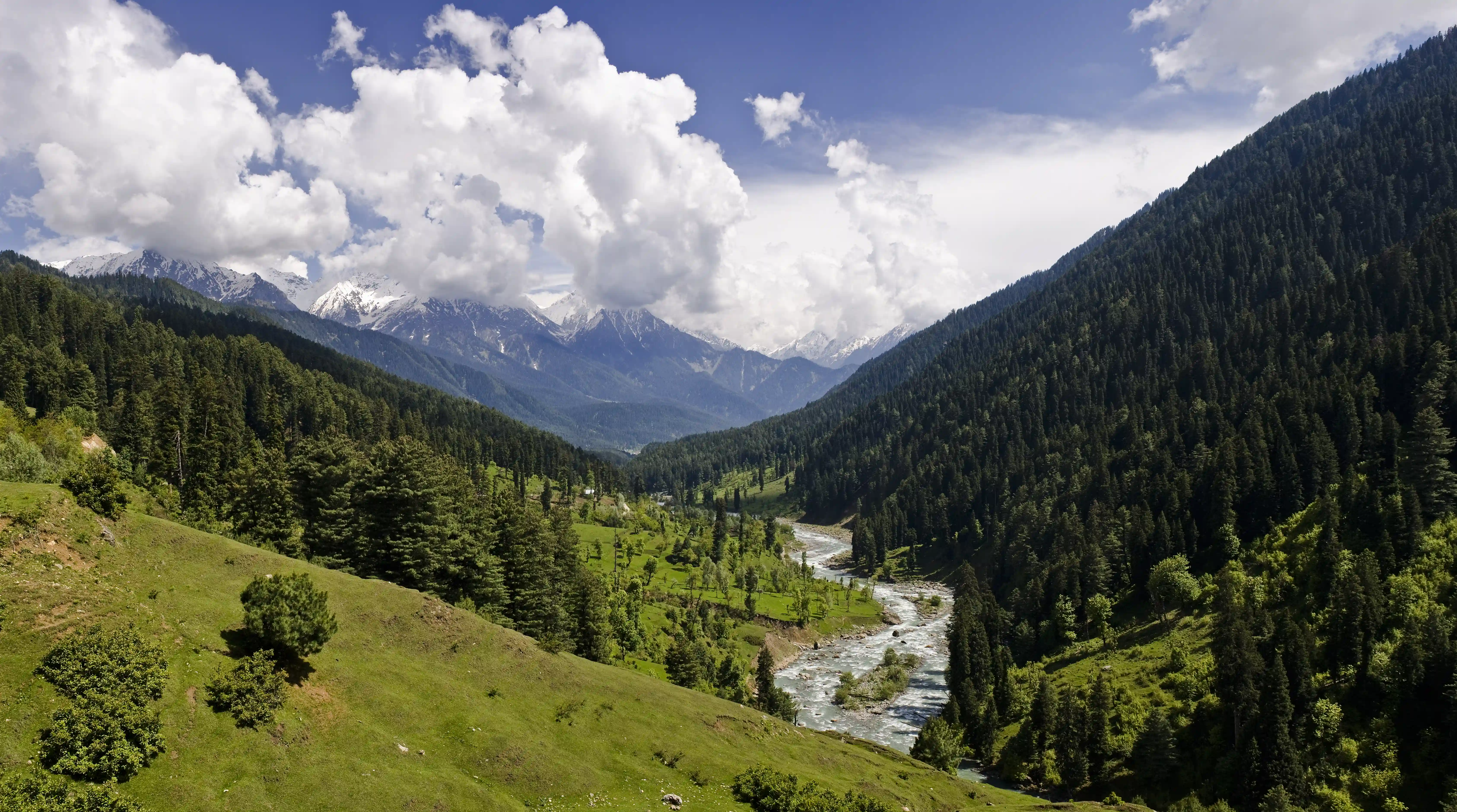 Kashmir holiday packages from Mumbai