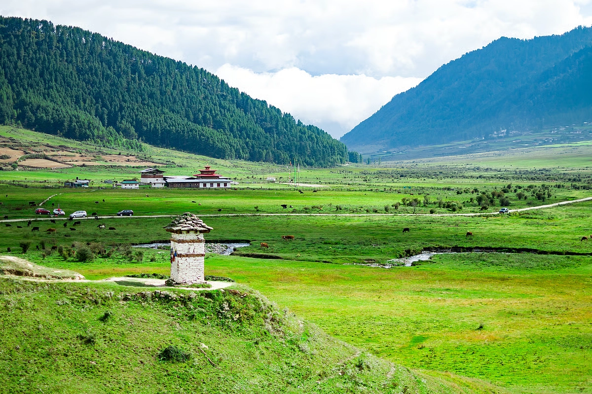 phobjikha-village-bhutan