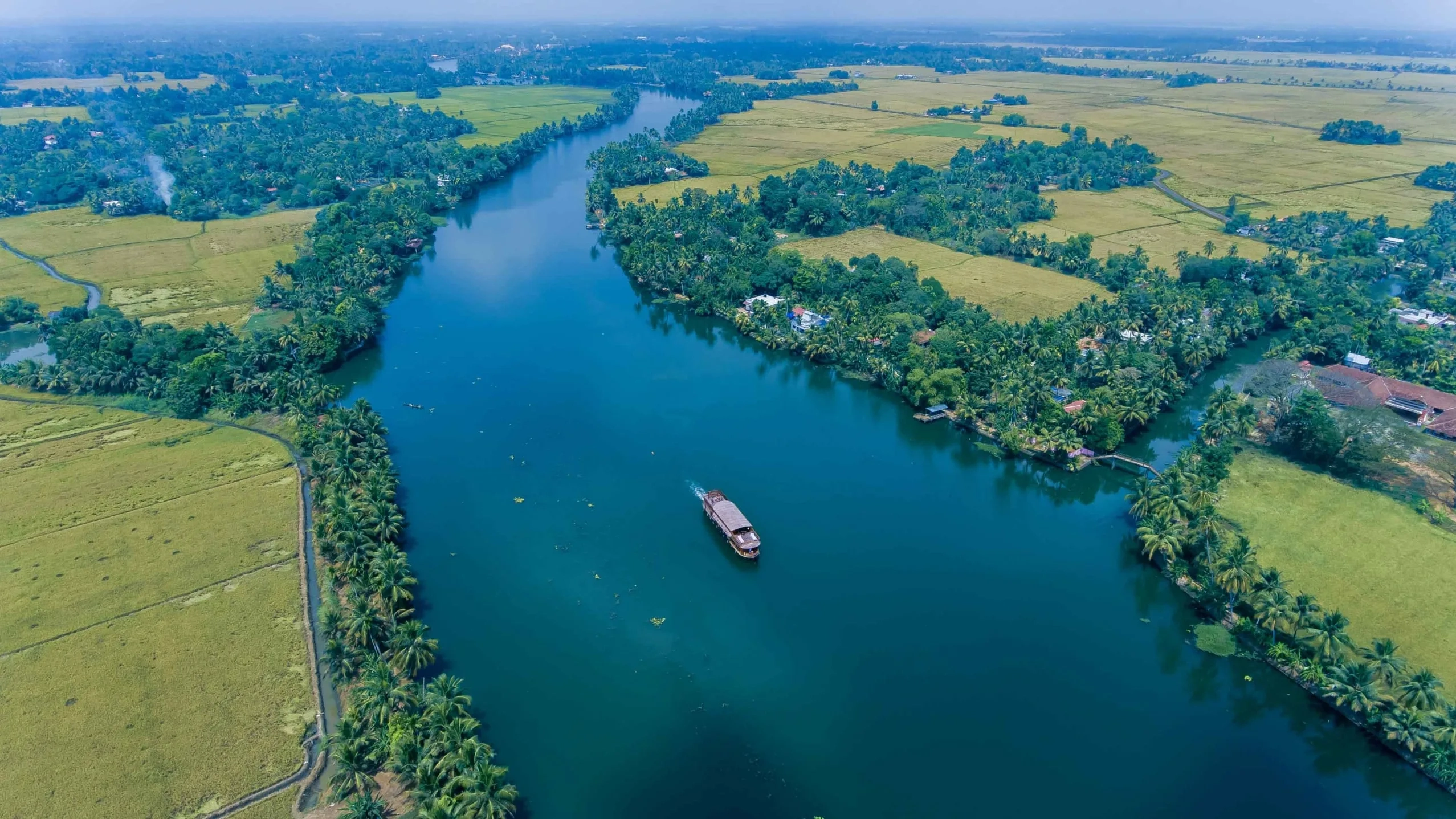 kerala-vembanad-lake-backwaters